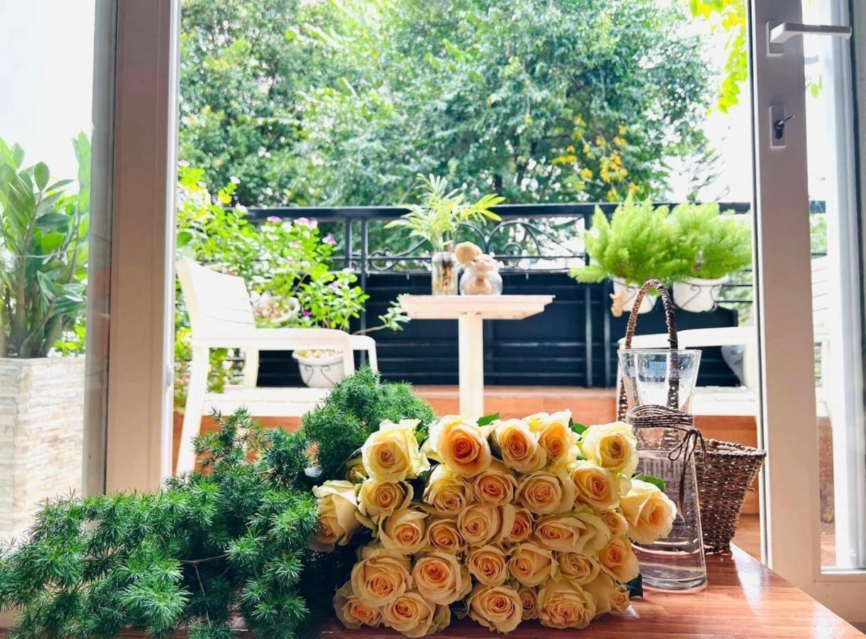Chez Lotus Vn Hotel Ho Chi Minh City Exterior photo